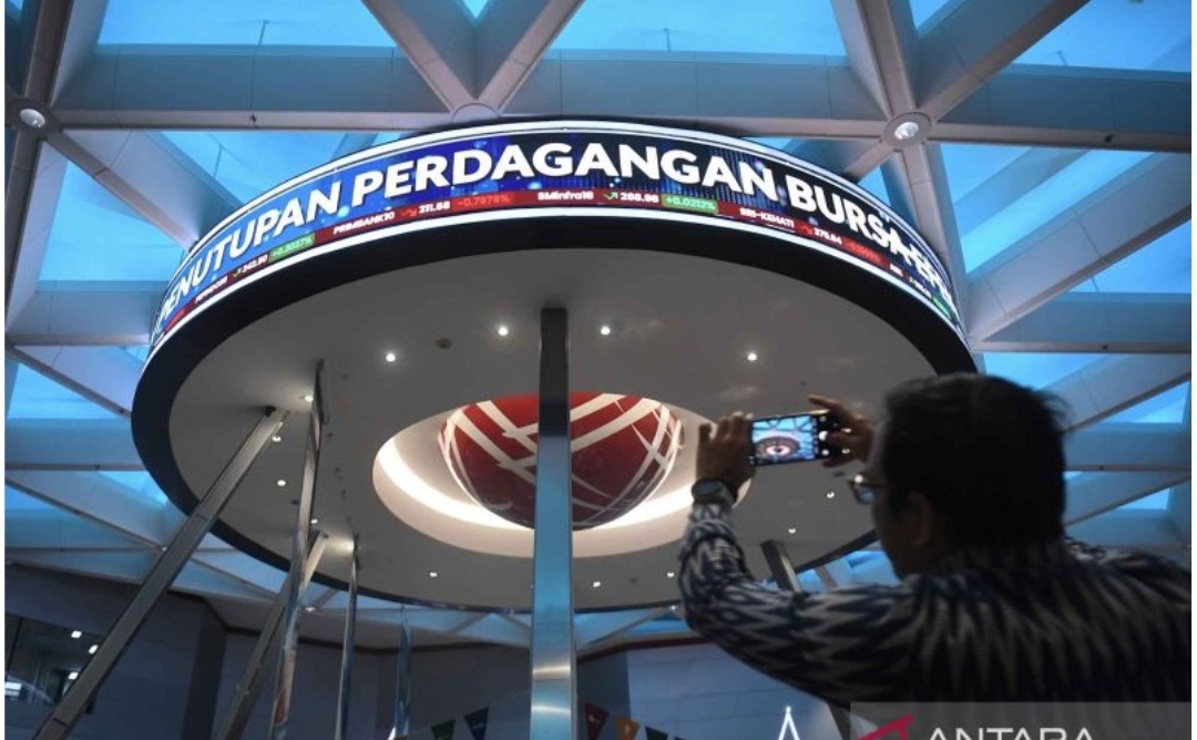 IHSG Menguat, Namun Arus Da...