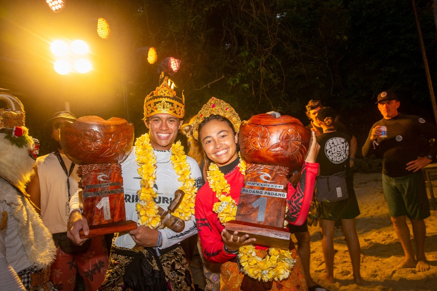 Dua Atlet Selancar Indonesia Pecahkan Rekor di Rip Curl Cup Padang Padang 2025