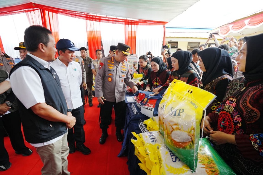 Kapolri Pantau Gerakan Pangan Murah di Kalbar, Polri Salurkan 310,25 Ton Beras SPHP