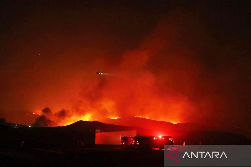Gambar berita terkait Kebakaran Hutan California Selatan Meluas Cepat, Hanguskan 4.856 Ha