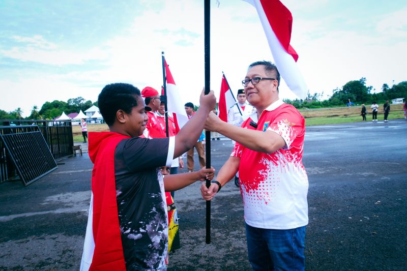 Gerakan Nasional 10 Juta Bendera: Papua Tengah Tegaskan Makna Persatuan dan Pengorbanan