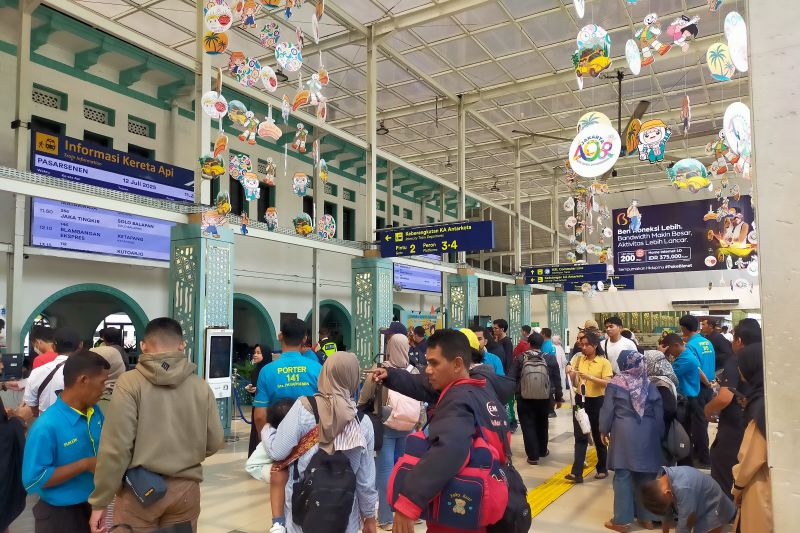 Sambut HUT RI, PT KAI Beri Diskon Tiket Kereta Api 20 Persen gbr