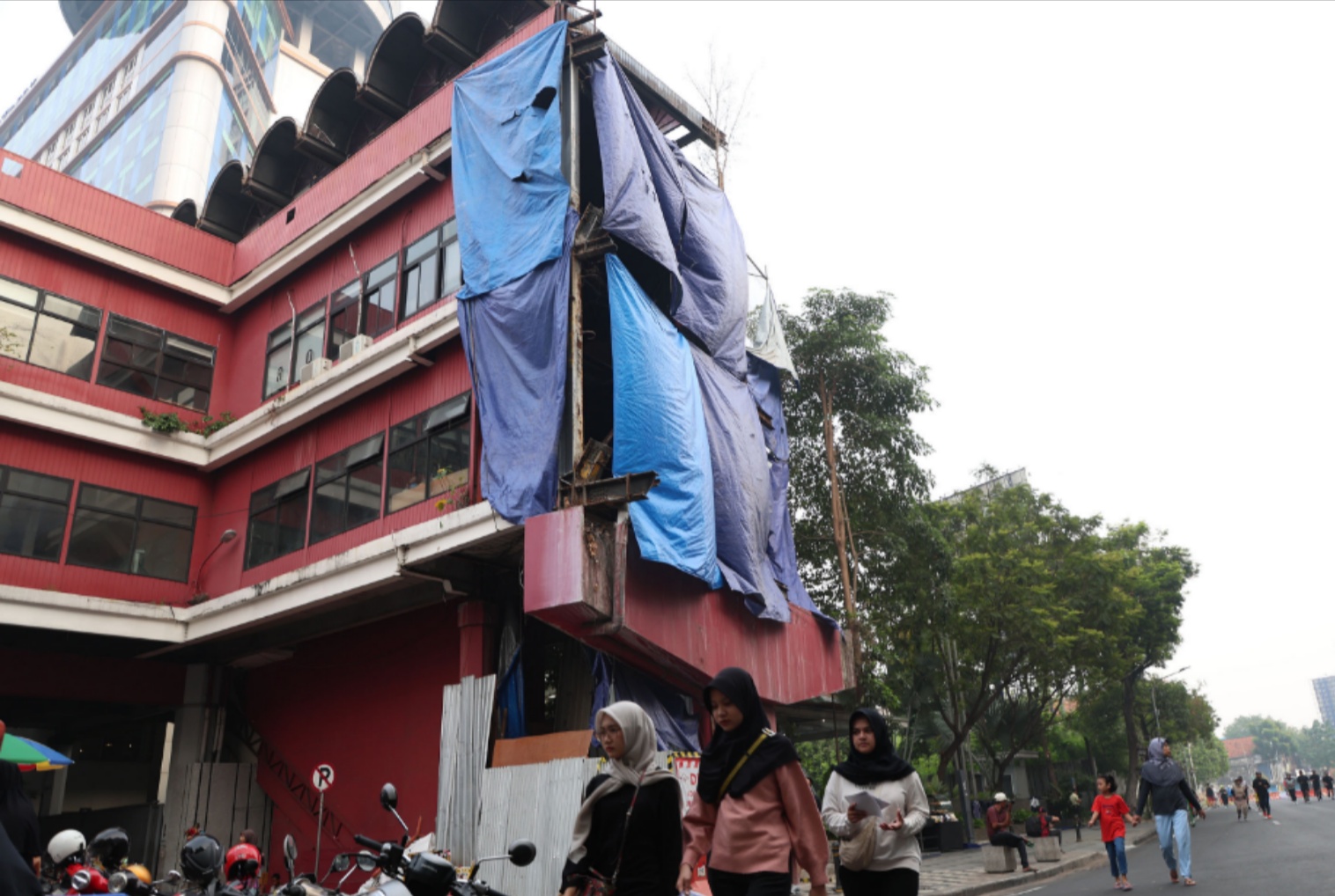 Bongkar Jembatan Pertokoan Tunjungan, Pemkot Surabaya akan Bangun JPO yang Kekinian 