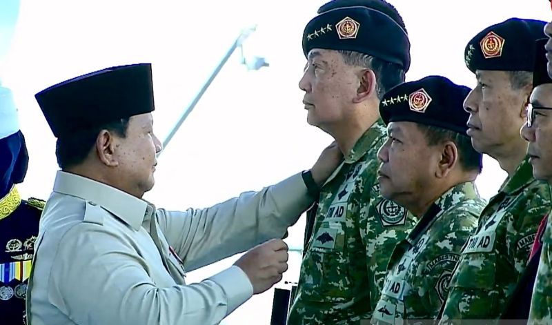 Presiden Prabowo Anugerahi Sjafrie, Agus Sutomo, Herindra, Alm Ali Sadikin, dan Yunus Yosfiah Naik Bintang Empat