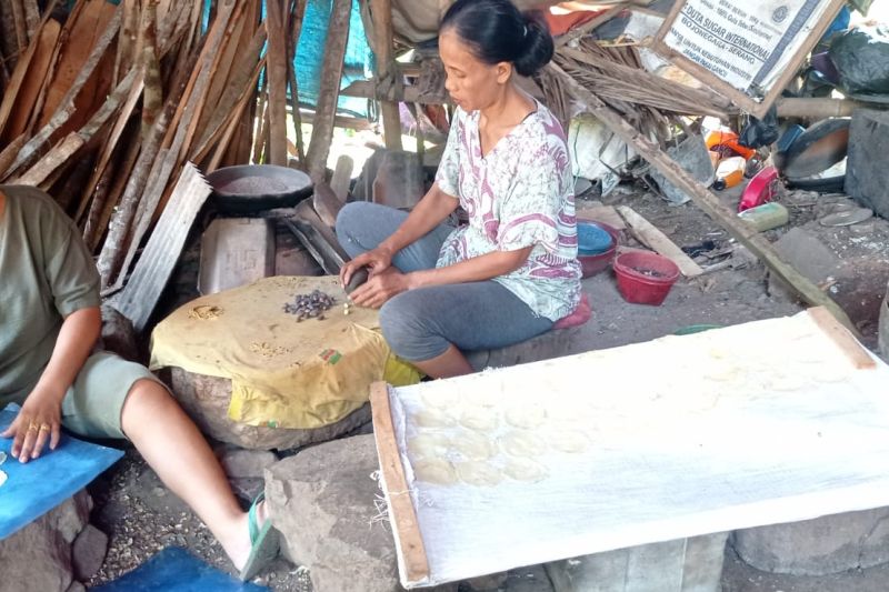 Emping Melinjo Selamatkan Ekonomi Warga Pelosok Lebak dan Mengikis Kemiskinan