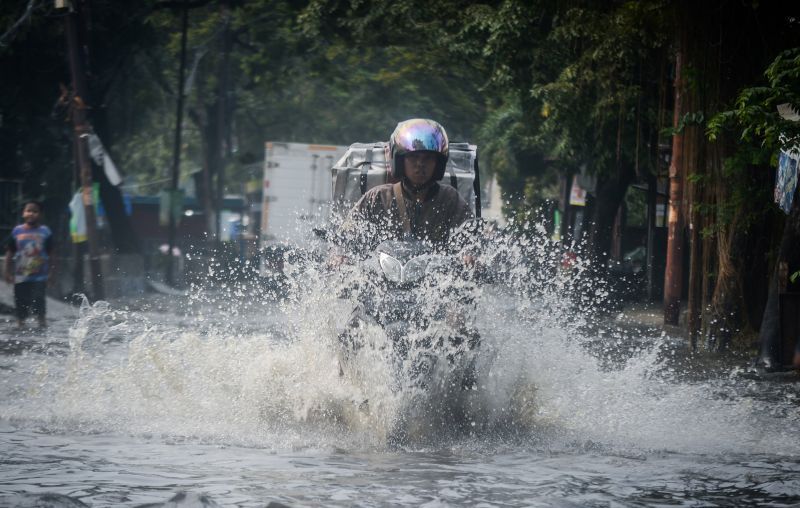 BMKG Imbau Masyarakat Banten untuk Waspada Cuaca Ekstrem dan Gelombang Tinggi 
