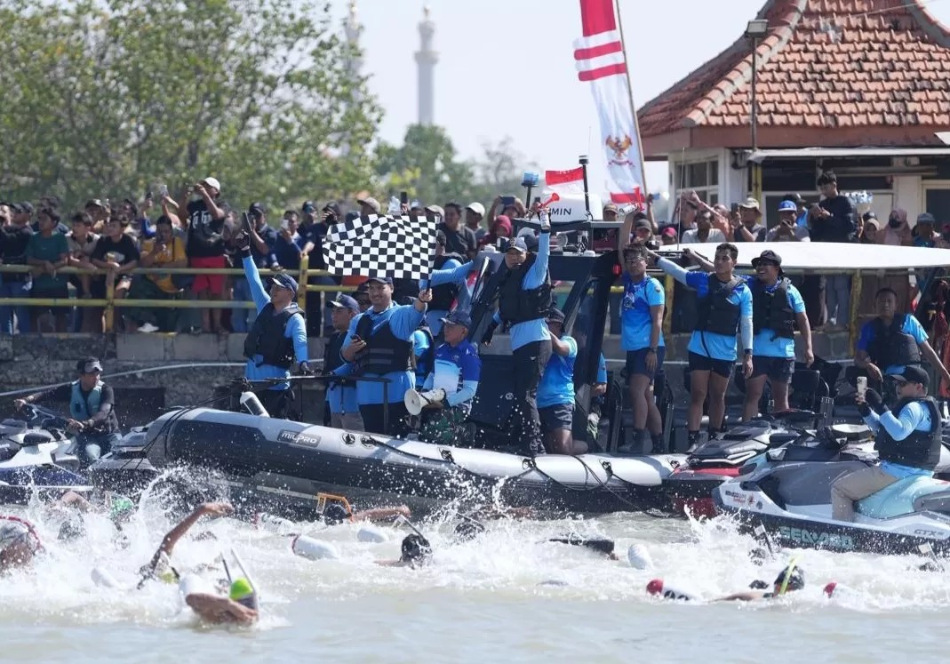 Lomba Kopaska Fin Swimming Piala Kasal 2025, Marinir Muda Serda Andy Raih Juara Pertama!