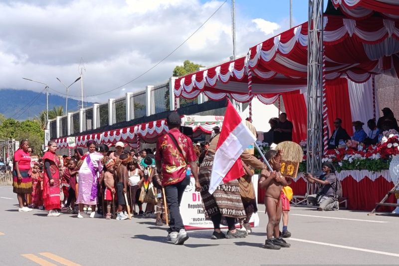 Pemkab Jayawijaya Gelar Karnaval Pelajar, Ajak Generasi Muda Lestarikan Budaya Nusantara