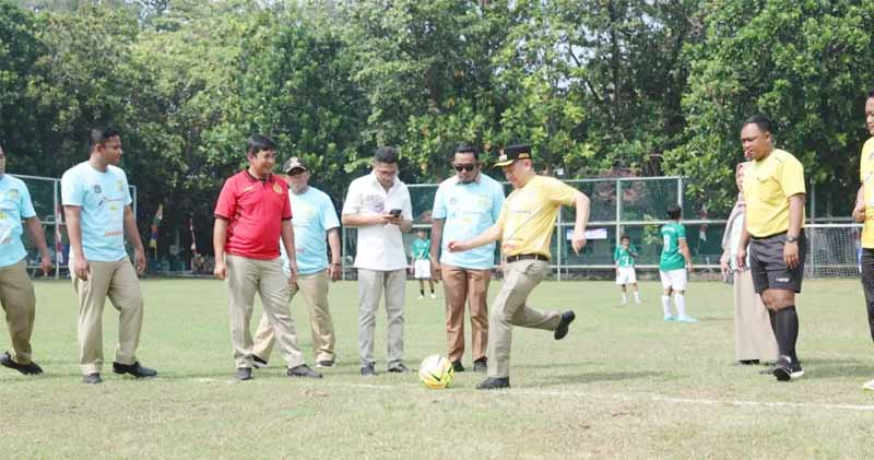 Turnamen Sepak Bola Bangun Persatuan Antarwarga di Kepulauan Seribu