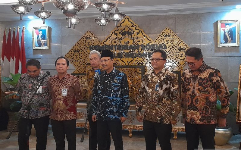 Penyaluran Bansos Lebih Cep...
