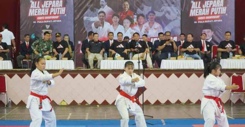 Gambar berita terkait 395 Atlet Antusias Ikuti Kejurkab "Jepara Merah Putih Karate Championship"