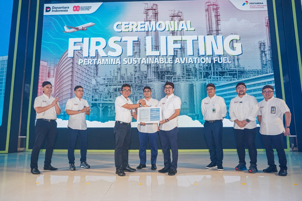 Dukung Penerbangan Rendah Emisi, Pertamina Patra Niaga Si...