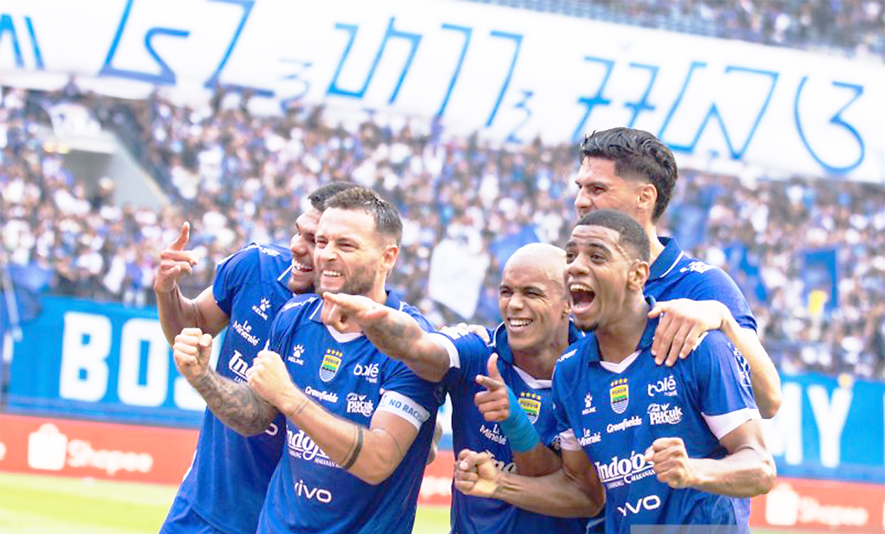 Persib Siap Tempur Hadapi M...