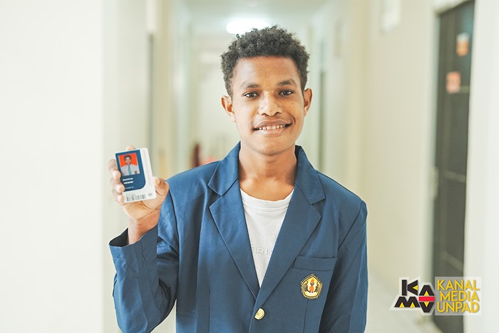 Dari Papua ke Jawa Barat! Ini Kisah Benyamin Iyai, Remaja 15 Tahun yang Jadi Mahasiswa Termuda Unpad 2025