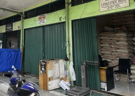 Pasar Beras Cipinang Lumpuh! Toko Banyak Tutup Bikin Kuli Panggul Merana, Penghasilan Anjlok Drastis Akibat Kasus Beras Oplosan