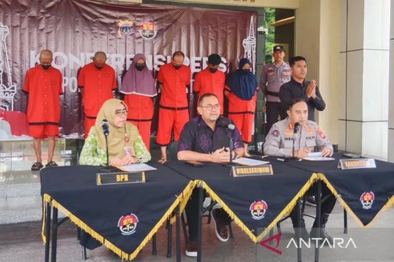 Kasus Mafia Tanah Mbah Tupon: Enam Tersangka Diserahkan ke Kejati DIY