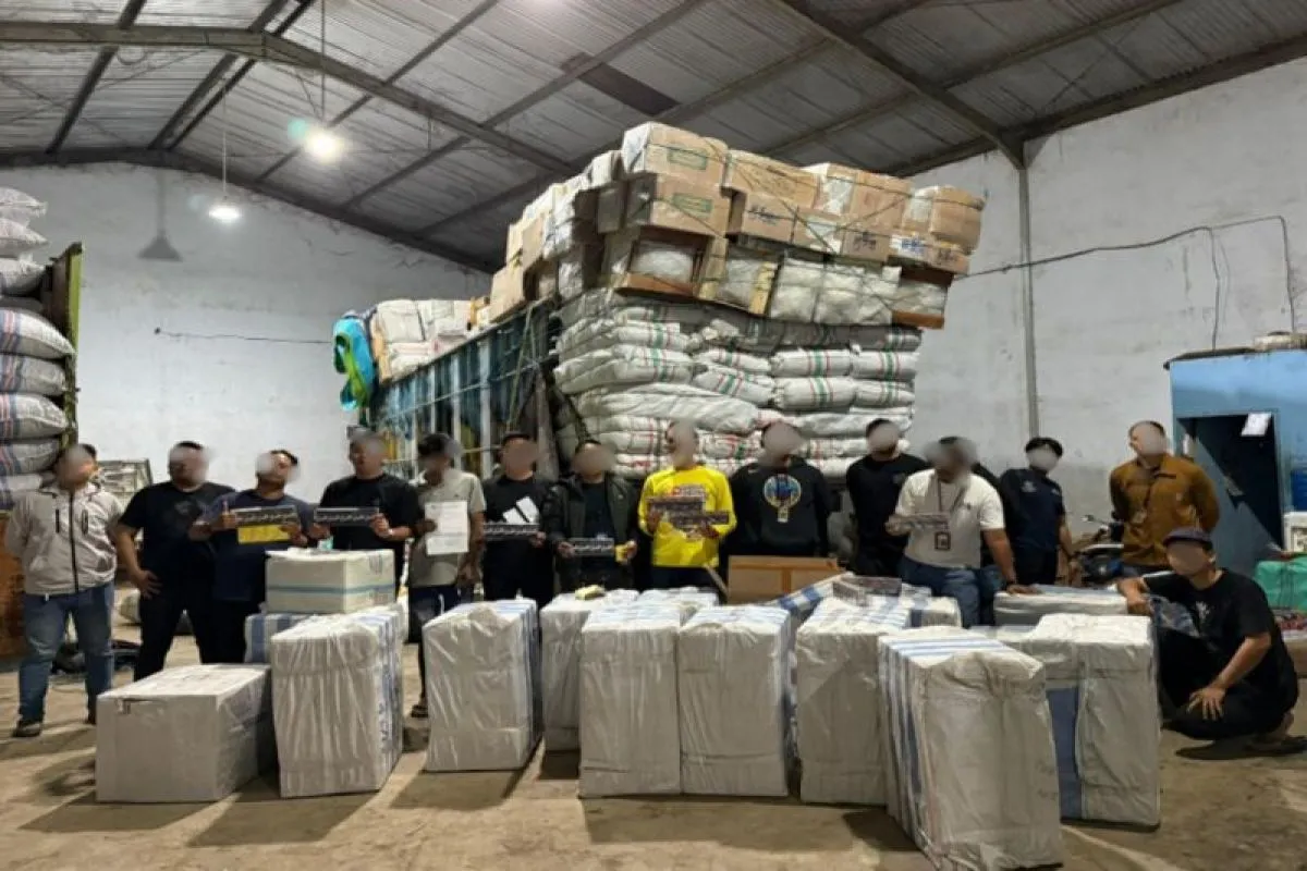 Bea Cukai dan Polisi Sulsel Sita 414 Ribu Batang Rokok Ilegal di Makassar