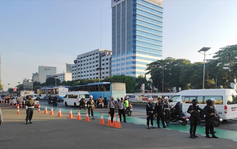 Jelang Sidang Tahunan MPR RI, Penjagaan Diperketat, Lalu Lintas Depan Gedung DPR/MPR Masih Lancar