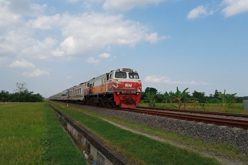 Sambut HUT ke-80 RI, Daop Jember Operasikan KA Mutiara Timur Tambahan