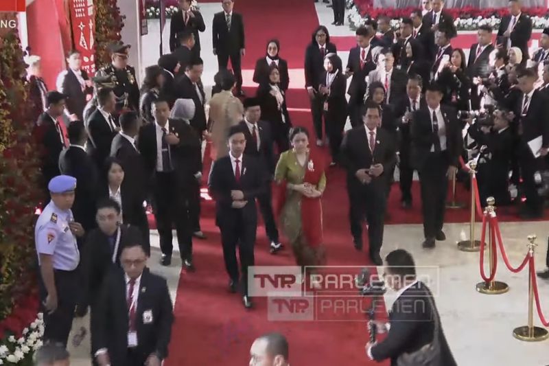 Sidang Tahunan MPR, Puan Sambut Wapres Gibran Saat Tiba di Parlemen 