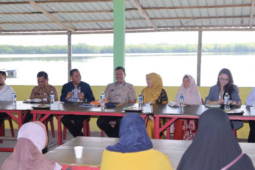 Penetapan Kampung Madong Sebagai Situs Proyek Ketahanan Pangan Laut Penetapan Kampung Madong Sebagai Situs Proyek Ketahanan Pangan Laut
