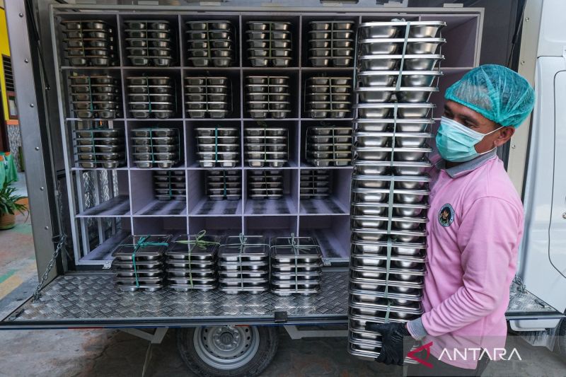 Kontrol yang Lemah Menyebabkan Rakyat Menjadi Korban, Program Gizi Gratis Berakhir dengan Krisis, Pemerintah Menyegel Dapur yang Bermasalah.