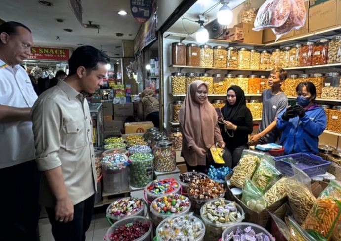Gibran Kunjungi Pasar Induk Senen untuk Pastikan Pedagang Mendapat Perlindungan dan Kesempatan Berkembang