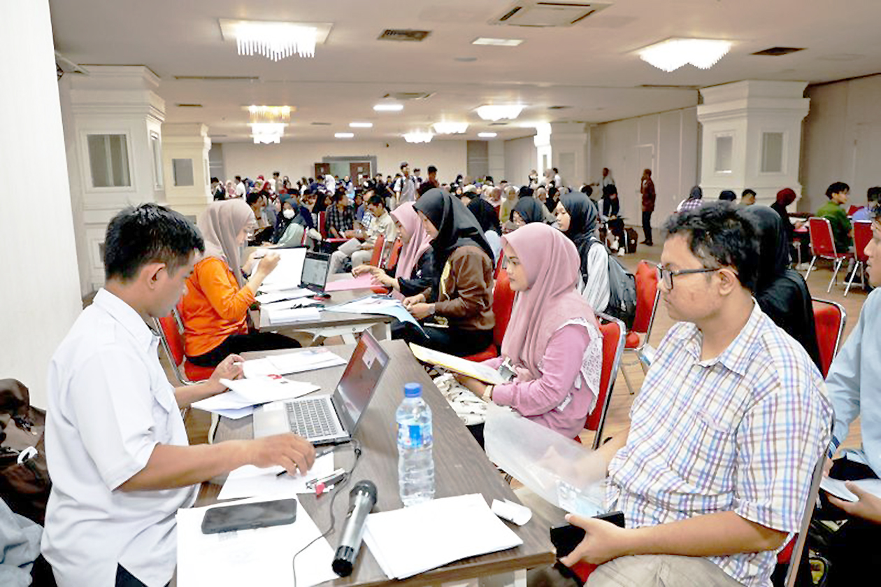 Pemkot Surabaya Dukung Ribuan Mahasiswa, Beasiswa Pemuda Tangguh Mencakup 2.766 Anak Muda