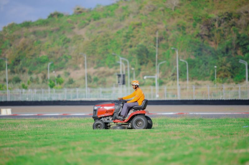 Rumput Hijau Mandalika Diperbarui, MGPA Pastikan Standar Internasional
