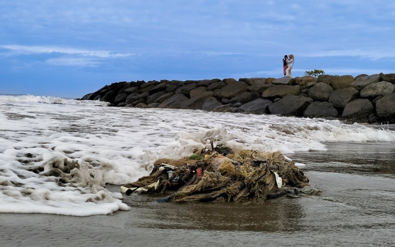 Muara Sungai Menjadi Titik Krisis Sampah Plastik Laut