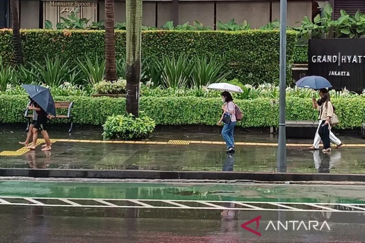 Cuaca Jakarta Hari Ini: Hujan Ringan di Sebagian Besar Wilayah Siang Ini, Hanya Kepulauan Seribu yang Berawan hingga Malam