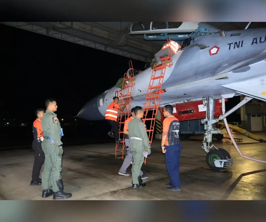 Tingkatkan Kemampuan Penerbang, Lanud Sultan Hasanuddin Laksanakan Latihan Terbang Malam