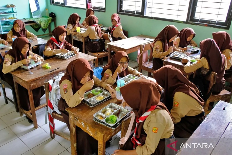 Prabowo Menyatakan Sebagian Besar dari 112 Negara Mengadopsi Program MBG Indonesia