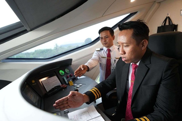 Sebanyak 513 Personel Siap Menjalankan Operasi Kereta Cepat Whoosh