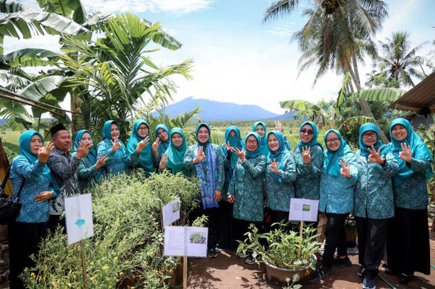 Berkat Kerja Sama Komunitas, Desa Cikedung Meningkat Status Menjadi Desa Berkembang