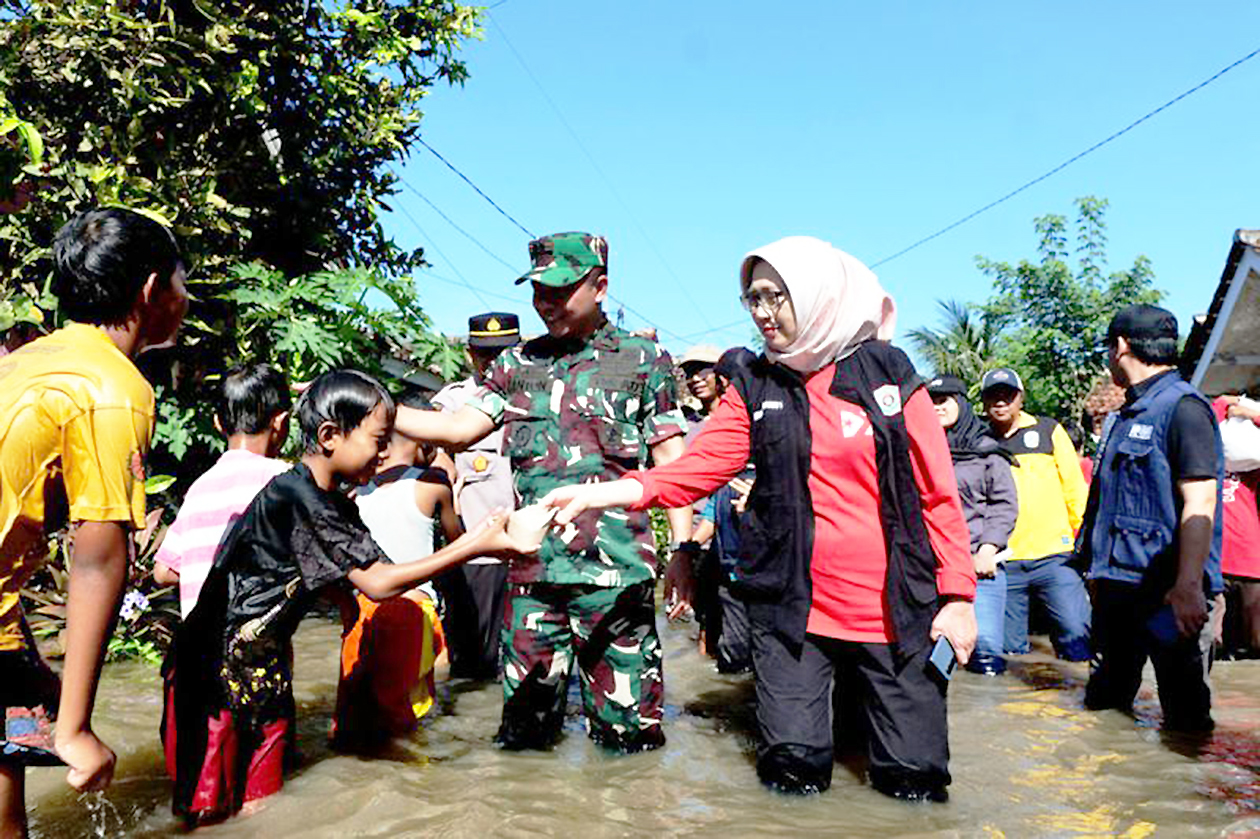 Banjir Merendam Ribuan Rumah di Lumajang, Pemerintah dan TNI Jamin Bantuan Tercapai untuk Warga