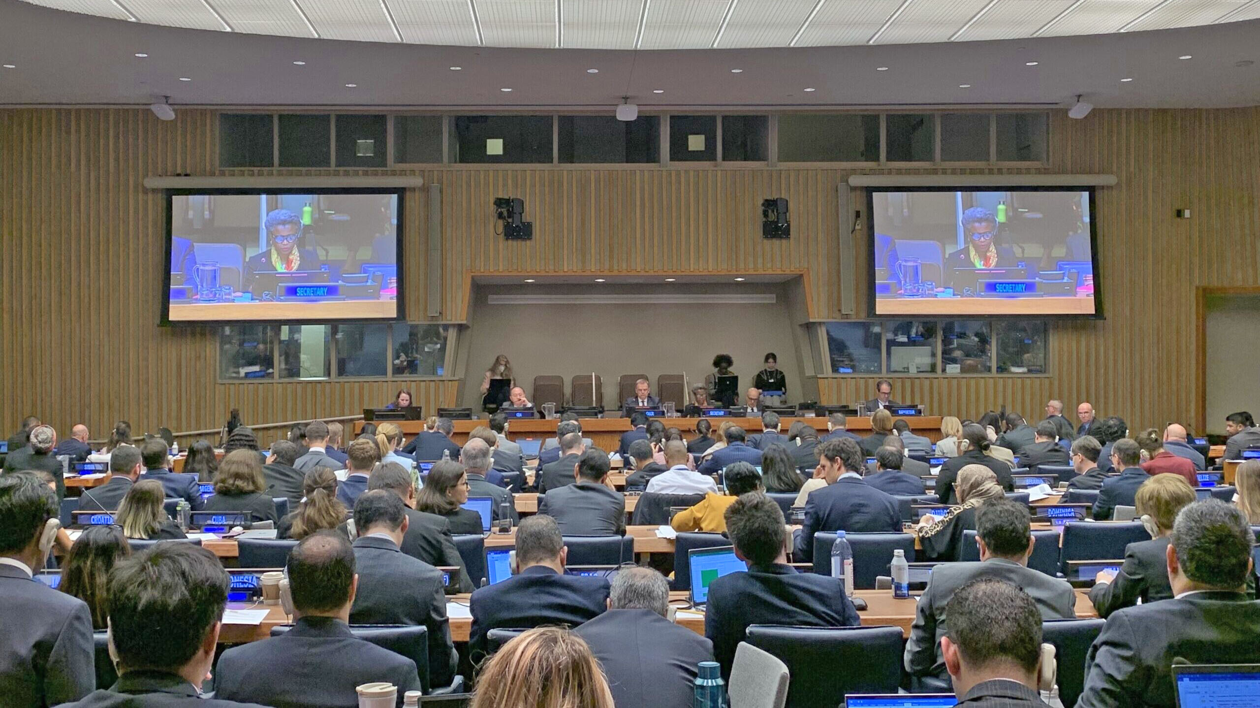 Komite PBB Terus Mengawasi Pengendalian Manusia terhadap Senjata Nuklir