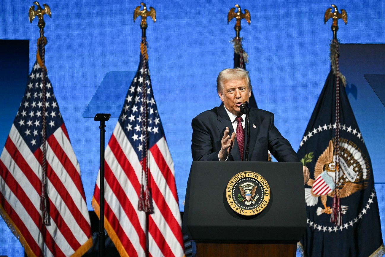 Trump Pangkas Tarif Impor dari Tiongkok Setelah Xi Menandakan Penghentian Pengiriman Bahan Baku Fentanyl ke AS