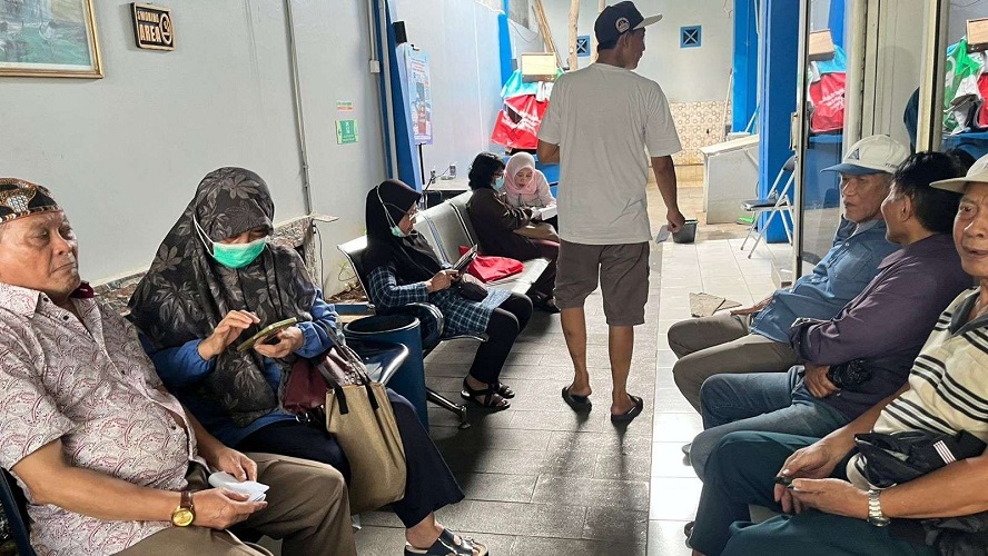 Warga DKI Jakarta Protes Terhadap Kenaikan Tarif Air PAM Jaya