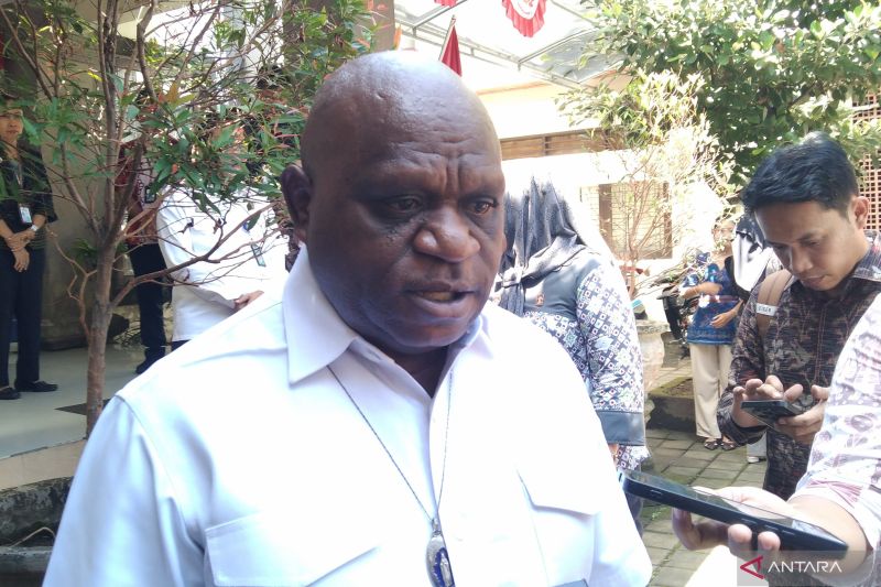 Menteri HAM Natalius Pigai Minta Polisi Usut Teror terhadap Aktivis dan  Influencer