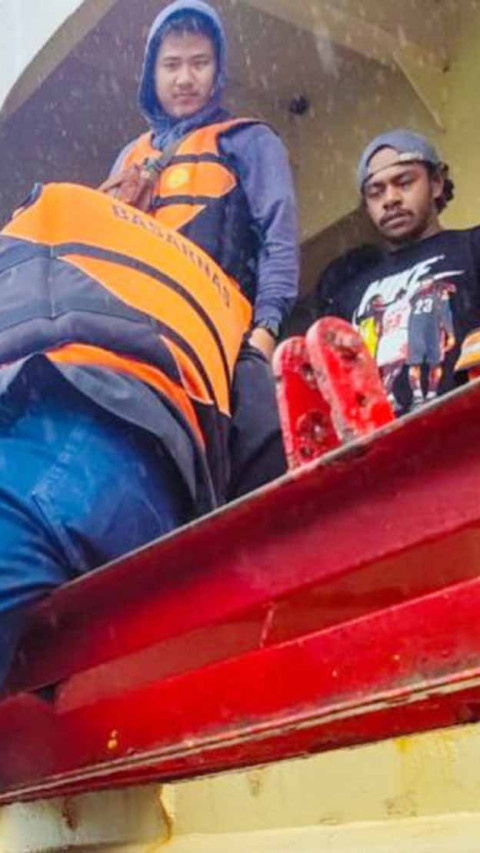 Penumpang Kapal Kandas di Pulau Terluar Dievakuasi Basarnas Natuna  