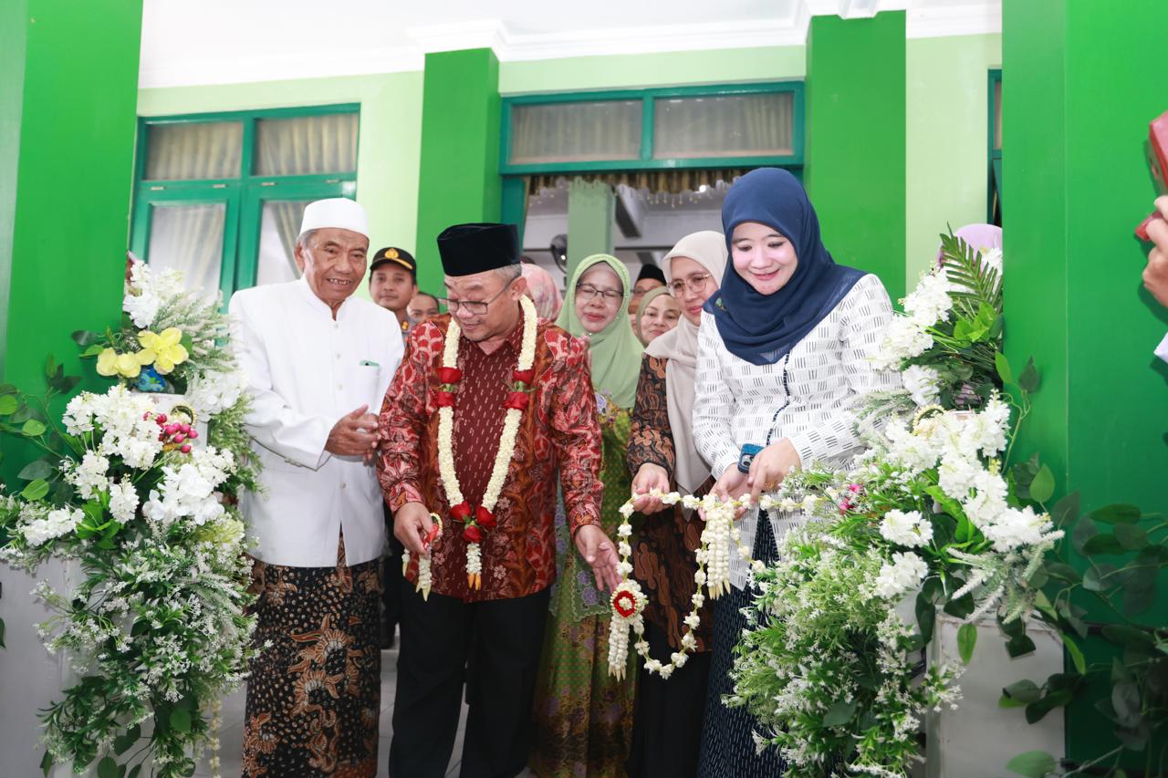 Dampingi Mendikdasmen Resmikan Revitalisasi PAUD, Nawal Yasin Dorong Pembiasaan Perilaku Baik Sejak Dini