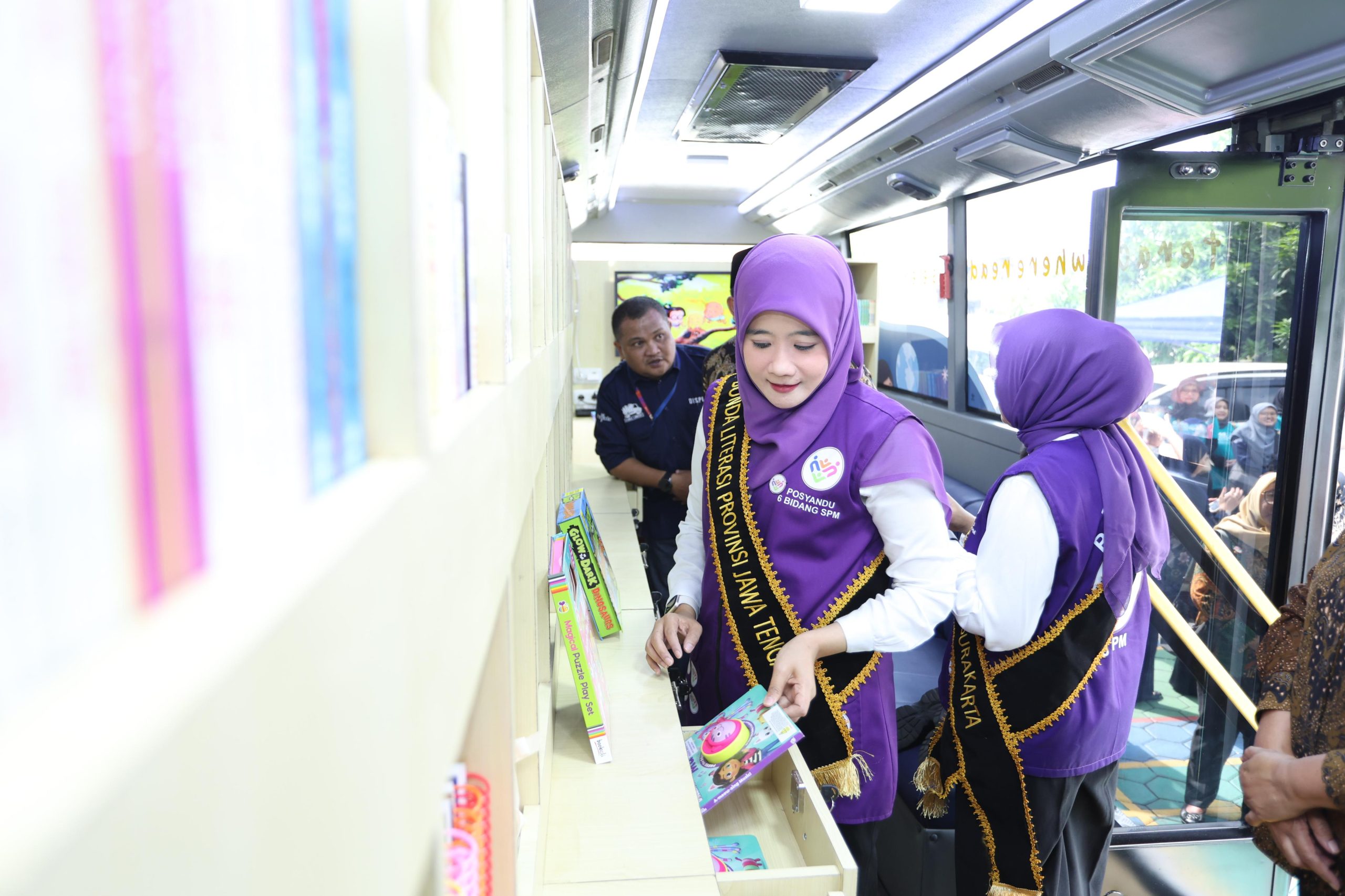 Luncurkan Bus Pintar Keliling di Surakarta, Nawal Yasin Dorong Peningkatan Minat Baca Masyarakat