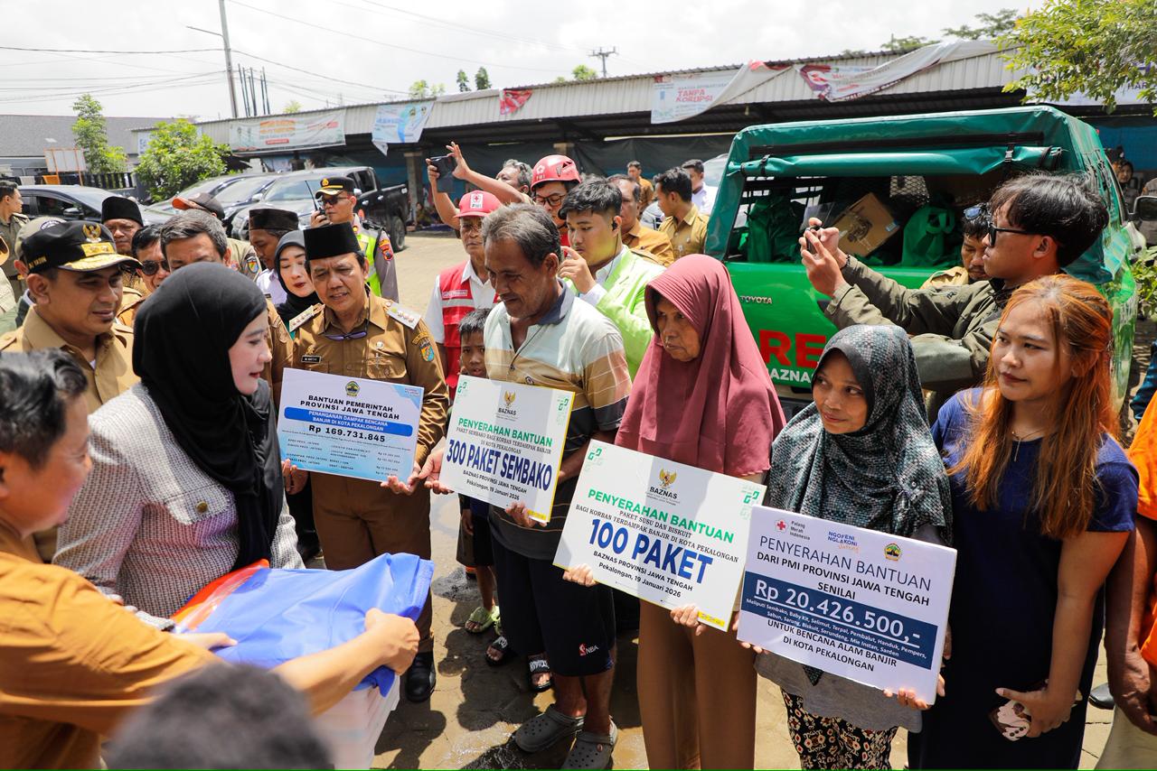 Sat Set! Pemprov Jateng Gerak Cepat Salurkan Bantuan Logistik Pengungsi Banjir Kota Pekalongan