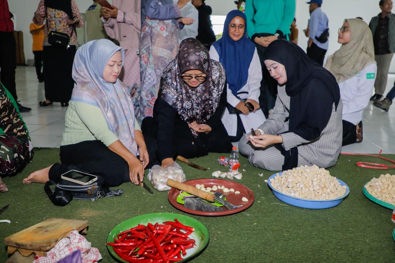 Solidaritas Tanpa Batas, Relawan Distribusikan Ribuan Porsi Makanan Secara Tuntas