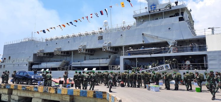 Sebanyak 900 Personel Satgas Pamtas RI-PNG Yonif 122/TS dan Yonif 611/AWL Purna Tugas