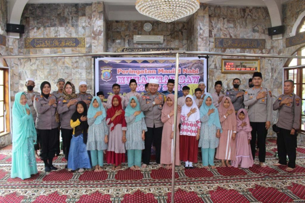 Polres Pematang Siantar Melaksanakan Peringatan Maulid Nabi Muhammad SAW 1444 H. Polres Pematang Siantar Melaksanakan Peringatan Maulid Nabi Muhammad SAW 1444 H.