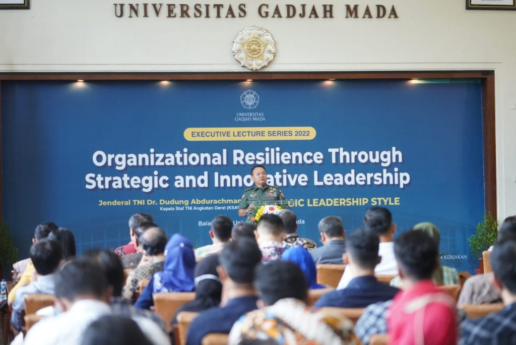 Kasad, Jenderal TNI. Dr. Dudung Abduracman: Strategi GHRM Untuk Hadapi Era VUCA Kasad, Jenderal TNI. Dr. Dudung Abduracman: Strategi GHRM Untuk Hadapi Era VUCA