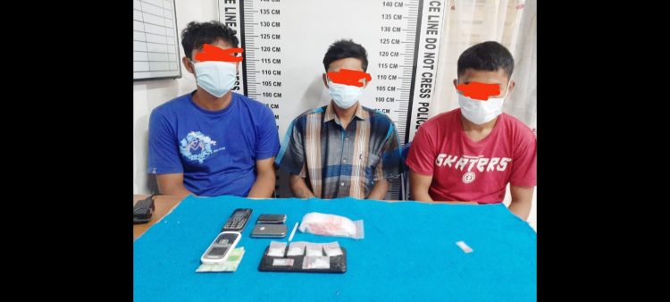 Ketiga pelaku, Muhammad Efendi, Sahri Hamdani dan Darwin serta barang bukti
