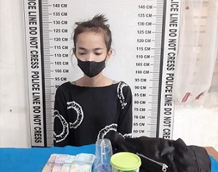Pelaku SR alias Adel dan barang bukti